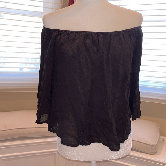 Off the shoulder flowy shirt Black Sz M NWT TOBI - Picture 1 of 5